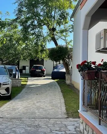 Guest house Funtana-mia 4*